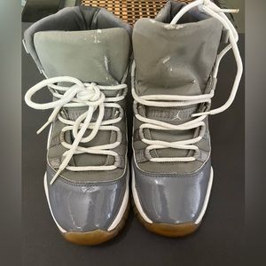 Nike Air Jordan 11 Retro Low Cool Grey size 5Y